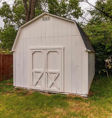 304 E Lincoln Avenue, Chandler, IN 47610