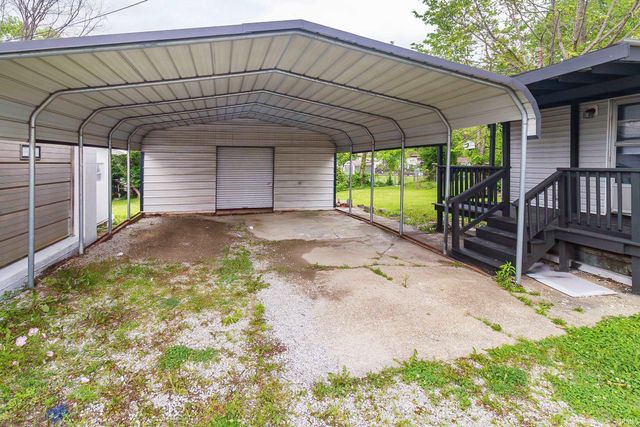 304 E Lincoln Avenue, Chandler, IN 47610