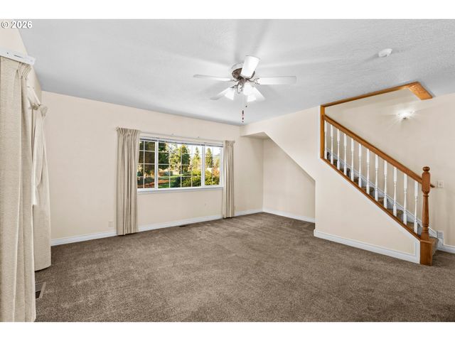 6540 B St, Springfield, OR 97478