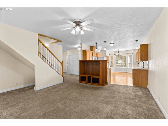 6540 B St, Springfield, OR 97478