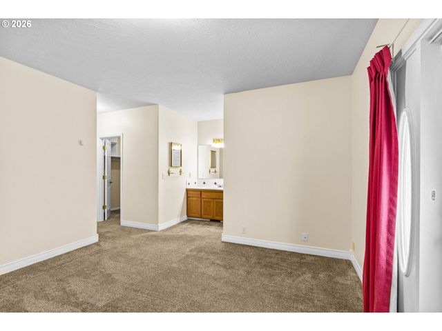 6540 B St, Springfield, OR 97478