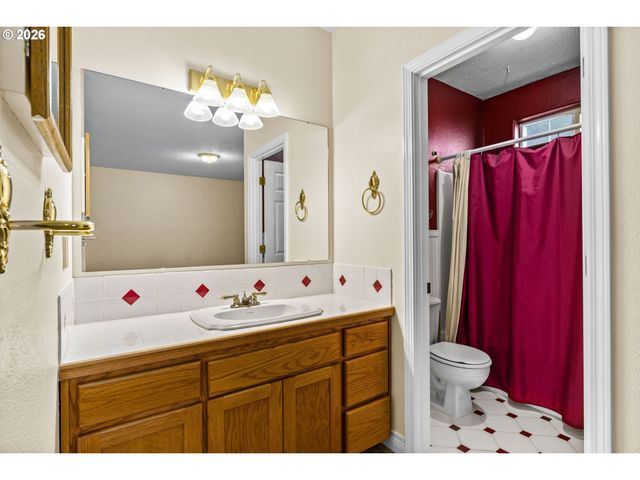 6540 B St, Springfield, OR 97478