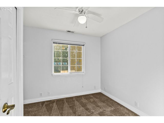 6540 B St, Springfield, OR 97478