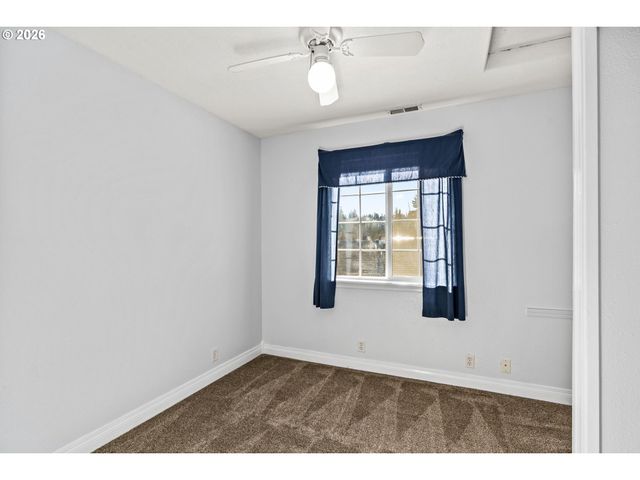 6540 B St, Springfield, OR 97478