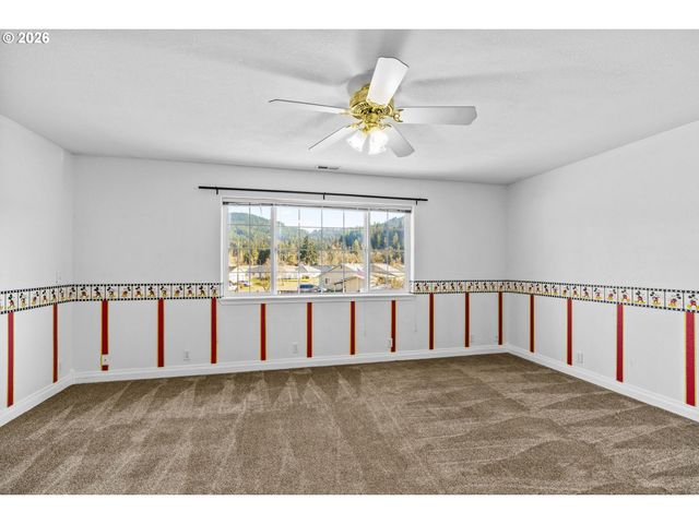 6540 B St, Springfield, OR 97478