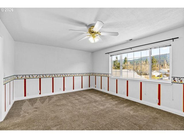 6540 B St, Springfield, OR 97478