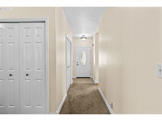 6540 B St, Springfield, OR 97478