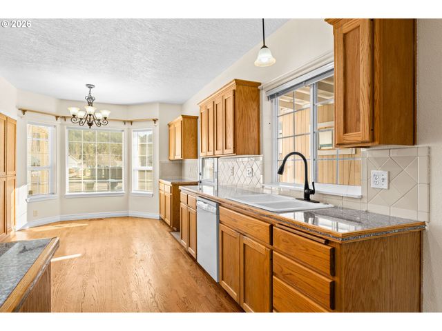 6540 B St, Springfield, OR 97478