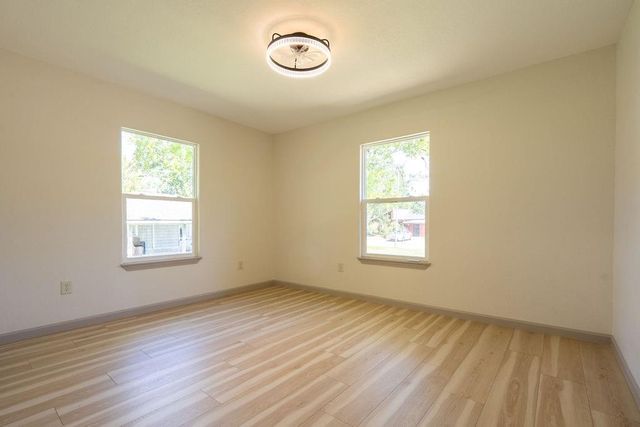 58 Hybiscus Court, Lake Jackson, TX 77566