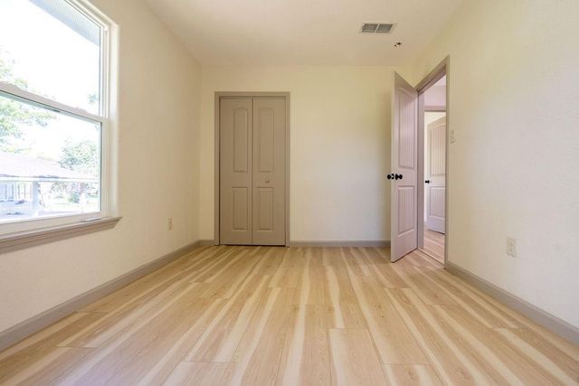 58 Hybiscus Court, Lake Jackson, TX 77566