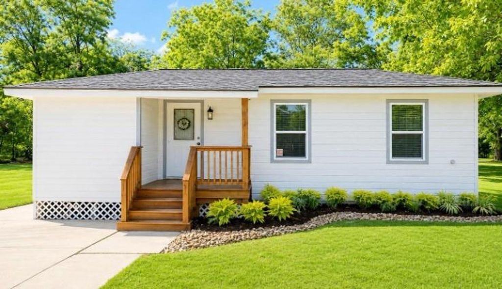 58 Hybiscus Court, Lake Jackson, TX 77566
