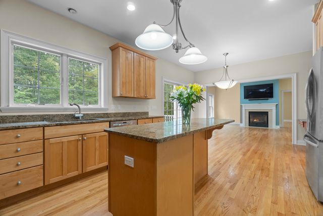33 Plum Hill Road, East Lyme, CT 06333