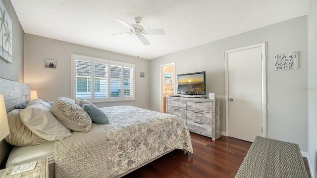 2721 RIVERBLUFF PLACE V-50, Sarasota, FL 34231