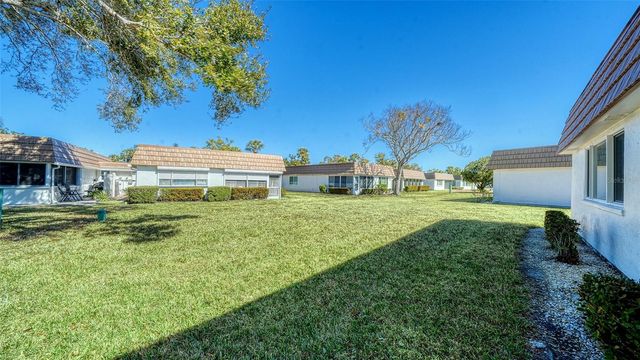 2721 RIVERBLUFF PLACE V-50, Sarasota, FL 34231