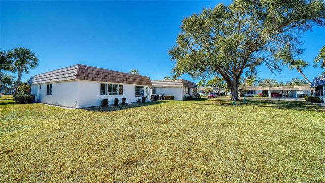 2721 RIVERBLUFF PLACE V-50, Sarasota, FL 34231