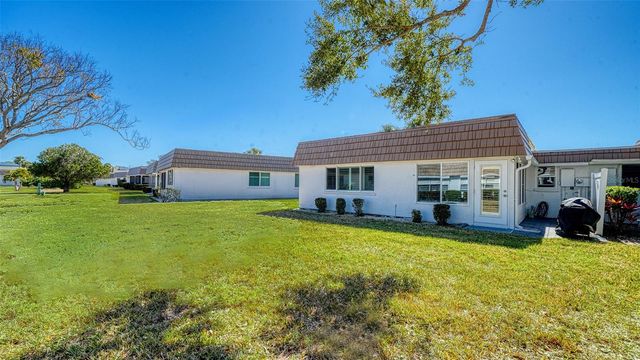 2721 RIVERBLUFF PLACE V-50, Sarasota, FL 34231