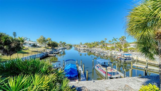 2721 RIVERBLUFF PLACE V-50, Sarasota, FL 34231