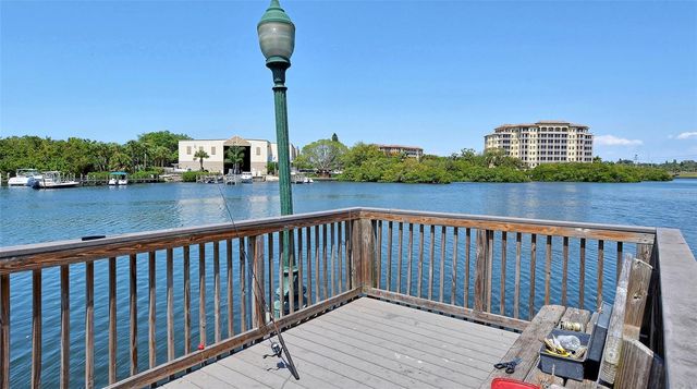 2721 RIVERBLUFF PLACE V-50, Sarasota, FL 34231