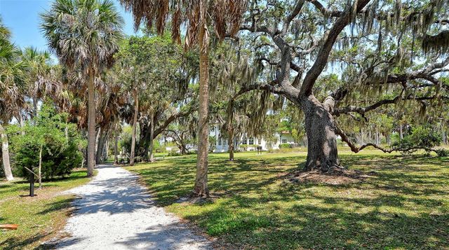 2721 RIVERBLUFF PLACE V-50, Sarasota, FL 34231