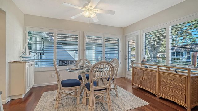 2721 RIVERBLUFF PLACE V-50, Sarasota, FL 34231