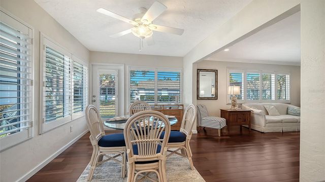 2721 RIVERBLUFF PLACE V-50, Sarasota, FL 34231