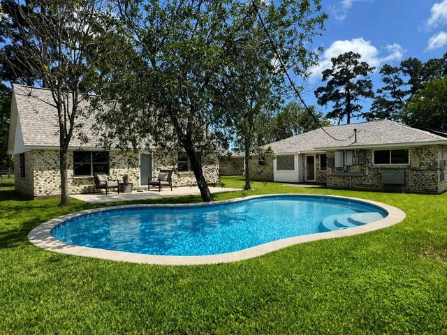 9911 Bayou Woods Drive, Baytown, TX 77521