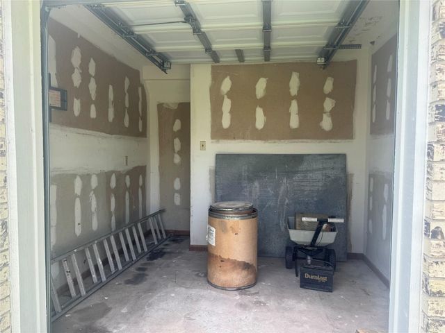 9911 Bayou Woods Drive, Baytown, TX 77521