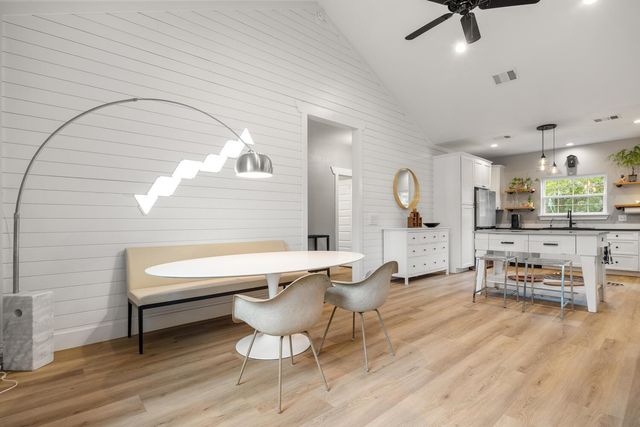 8 Butterfly ST, Wimberley, TX 78676