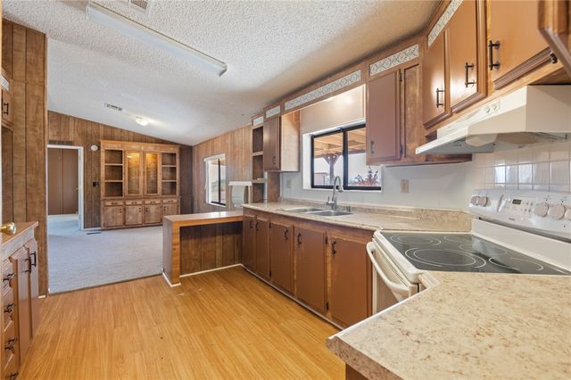 3277 N Kelvin Road, Golden Valley, AZ 86413