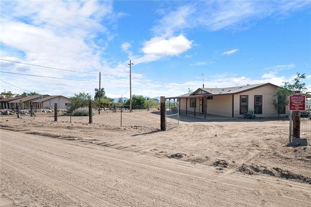 3277 N Kelvin Road, Golden Valley, AZ 86413