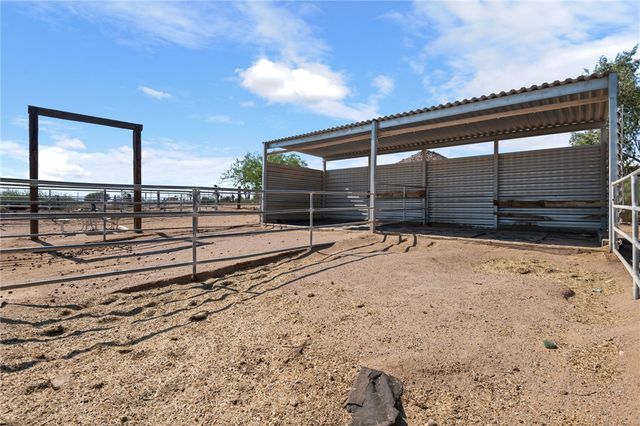 3277 N Kelvin Road, Golden Valley, AZ 86413