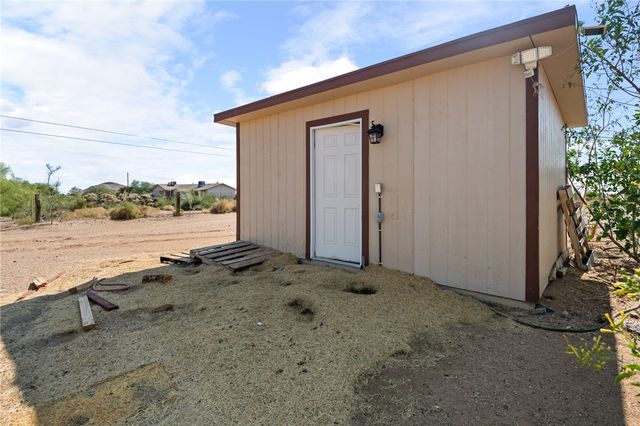 3277 N Kelvin Road, Golden Valley, AZ 86413