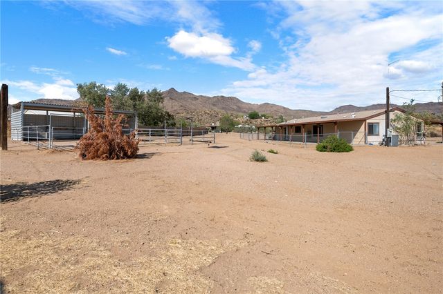 3277 N Kelvin Road, Golden Valley, AZ 86413