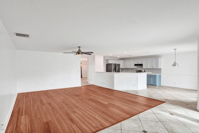 9352 Cascade Court, Boynton Beach, FL 33437