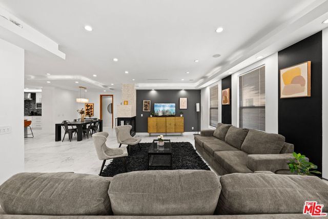 355 S Sycamore Avenue, Los Angeles, CA 90036