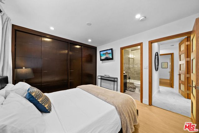 355 S Sycamore Avenue, Los Angeles, CA 90036