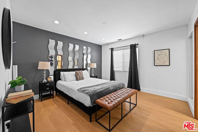 355 S Sycamore Avenue, Los Angeles, CA 90036