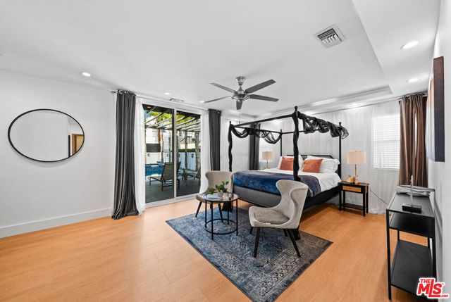 355 S Sycamore Avenue, Los Angeles, CA 90036