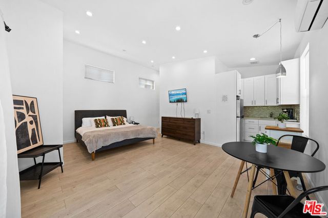 355 S Sycamore Avenue, Los Angeles, CA 90036