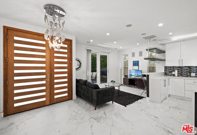 355 S Sycamore Avenue, Los Angeles, CA 90036