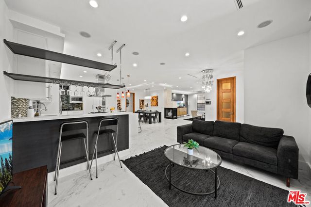 355 S Sycamore Avenue, Los Angeles, CA 90036