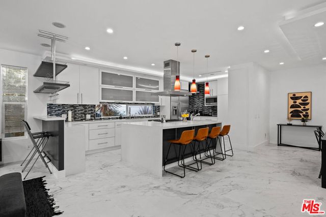 355 S Sycamore Avenue, Los Angeles, CA 90036