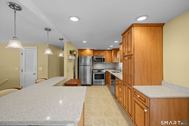 10 Marion Drive, East Lyme, CT 06333