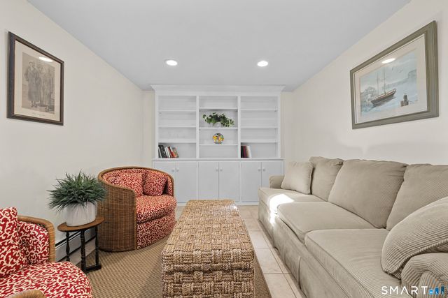 10 Marion Drive, East Lyme, CT 06333