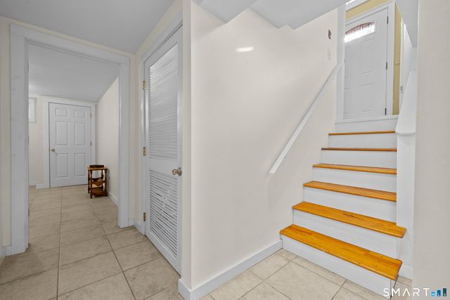 10 Marion Drive, East Lyme, CT 06333