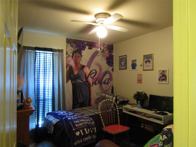 109 E Drane Avenue, Corsicana, TX 75110