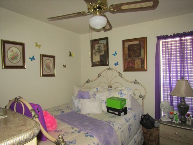 109 E Drane Avenue, Corsicana, TX 75110