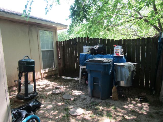 109 E Drane Avenue, Corsicana, TX 75110