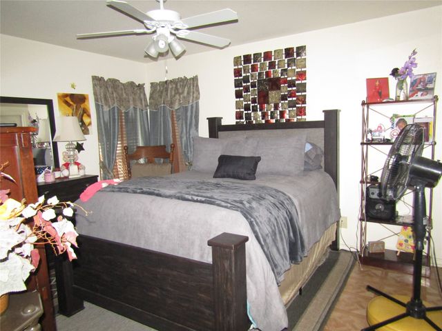 109 E Drane Avenue, Corsicana, TX 75110