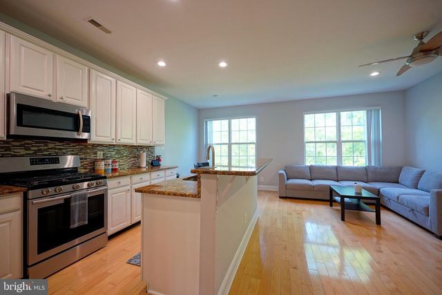 36 CROWS NEST CT, Mount Laurel, NJ 08054